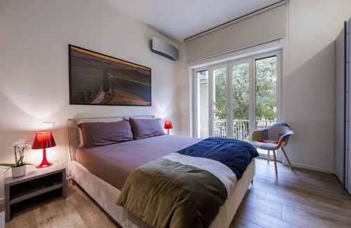 Sant' Ambrogio Apartment | Nice apartment for 6 guests with A/C, WIFI, TV and balcony
