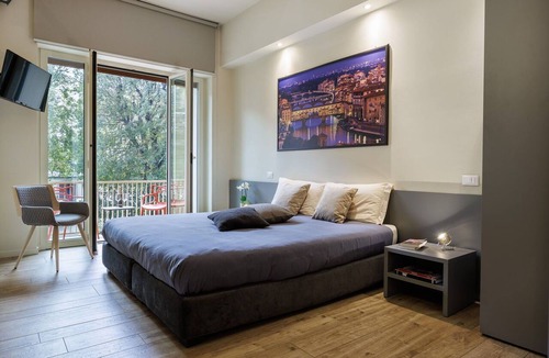 Sant' Ambrogio Apartment | Nice apartment for 6 guests with A/C, WIFI, TV and balcony