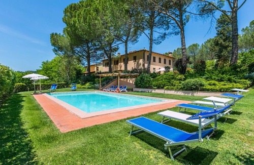 Montespertoli Villa | Nice apartment in villa for 6 people with WIFI, pool, TV, patio, pets allowed and panoramic view