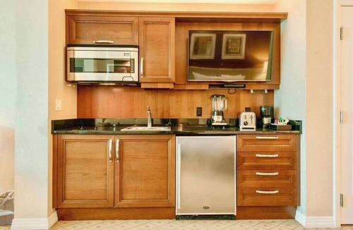 Las Vegas Condo | No Resort Fee | Balcony Strip Views, Pools & Parking