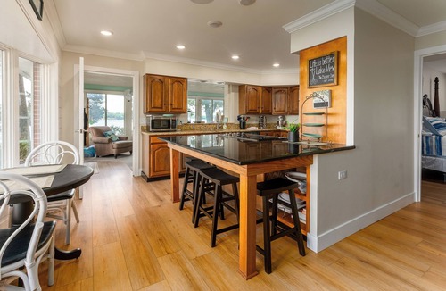 Marion House | Paradise On The Lake ~ Luxurious Peninsula Property ~ Best View On The Lake!
