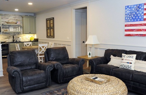 Eatonton Cottage | Pet Friendly and Gorgeous Top Side Cottage at Cottage Cove at Lake Oconee!