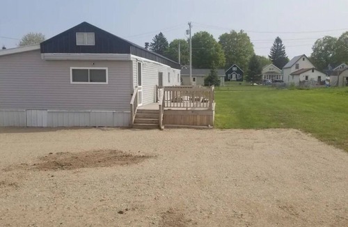 Newberry House | Racing through the trails rental! Close to trails with plenty of space.