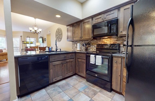 New Braunfels Condo | River City Resorts: INV 115: Free Tubes, On Comal, Walk to Schlitterbahn