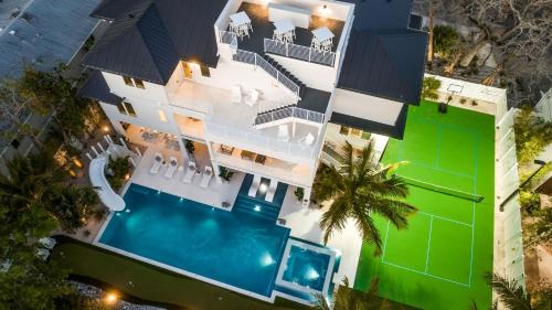 Siesta Key House | Salty Sun Sets Estate
