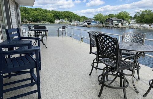Saugatuck Condo | Saugatuck Couples Waterfront condo. Beach,hike, boat, kayak, Outdoor heated pool