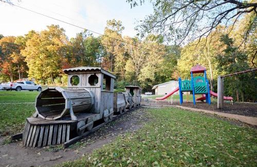 New Holland Resort | Spring Gulch Country House 9