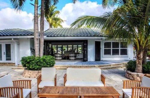 Harbor Beach House | SWAYING PALM BEACH HOUSE Walk to Beach , Marina, Port, las Olas