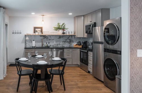 Elizabethtown Apartment | The Bluebird | Pet-Friendly 2BR Apt Near Hershey
