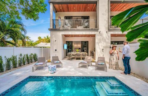 Harbordale Villa | Two Townhouses Heated Pools Centrally Located Malibu Key