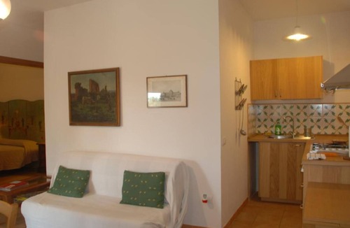 Amelia Apartment | Unabhaengige Wohnung in Amelia mit Grill und Gar by Interhome