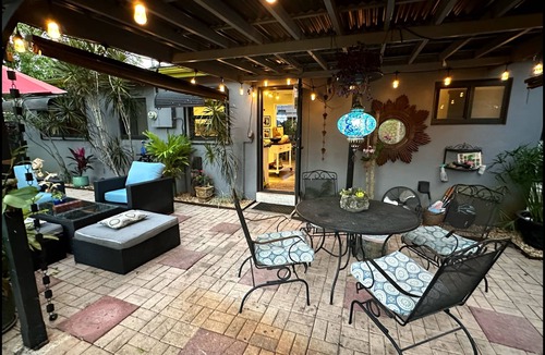 Fort Lauderdale House | Unique Clean Private Pet Friendly House Close to Beaches and Wilton Manors