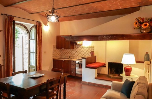 Radicofani Villa | Villa Bello - Ten Bedroom Villa, Sleeps 20