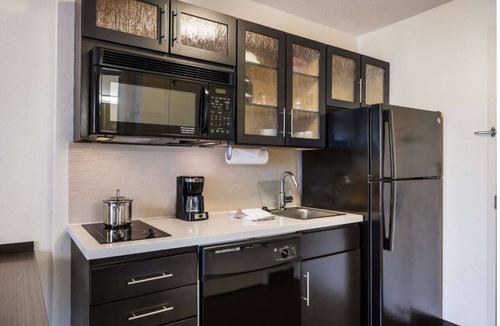 Warren Apartment | Visit the Michigan Sea Life Aquarium! 4 Contemporary Units w/Full Kitchens!
