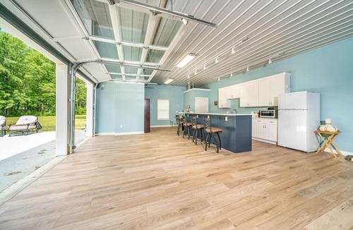 Paw Paw Lake Cabin | Washington Cottage by Paw Paw Lake