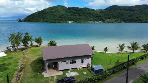 Taha'a Villa | Waterfront Villa