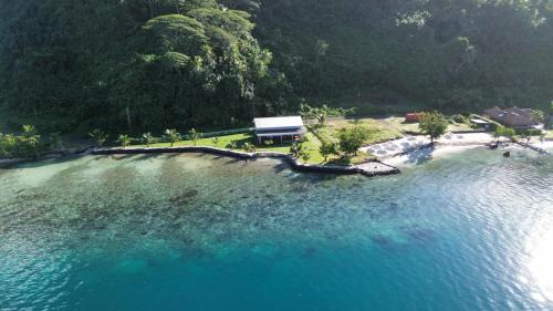 Taha'a Villa | Waterfront Villa