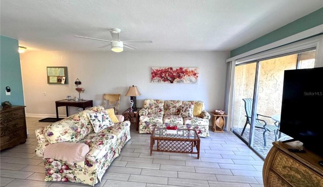 1+1 Large condo Sarasota