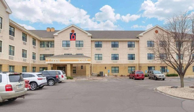 1 King Bed | Non-Smoking, Kitchen, Shower