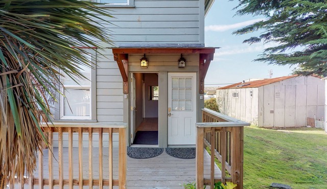 2 Bedroom Modern Home In Downtown Eureka