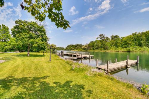 3 Mi to Seneca Lake: Couple's Apt w/River Access