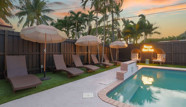 4 Bedroom. Heated Pool. Waterfall. Game Room. Close 2 Beach, Las Olas, Downtown.