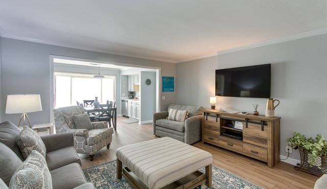 4 Mi to Beach: St Simons Island Golf Course Condo