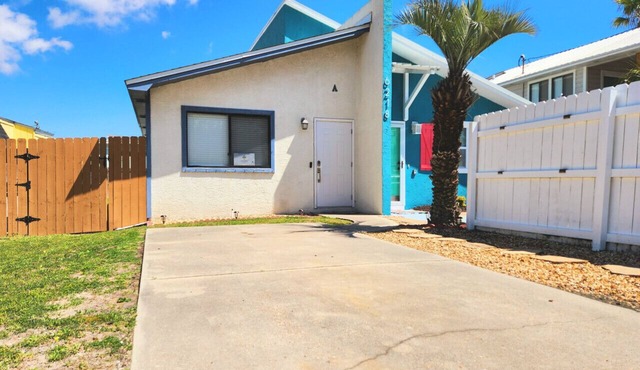 5 Min Walk to Sand | King Bed | Private Yard!
