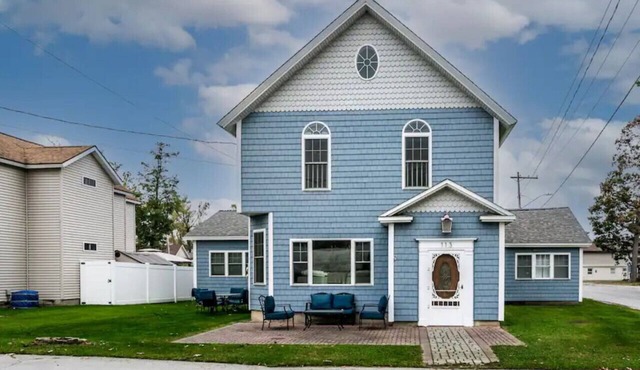5BR/4.5BA | Home in the Heart of Sylvan Beach!