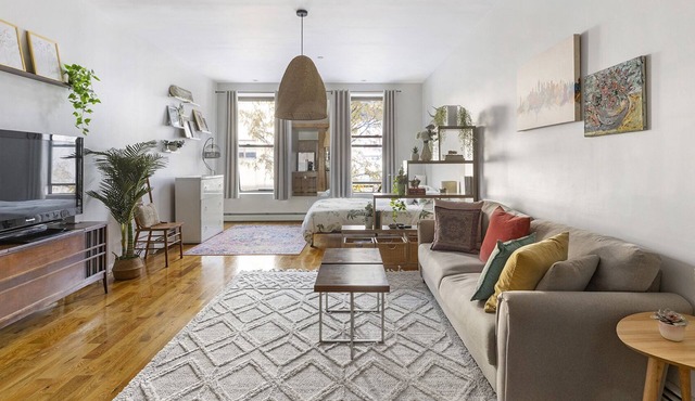 800 sqft Modern Loft located in the most prime area in Williamsburg + Elevator