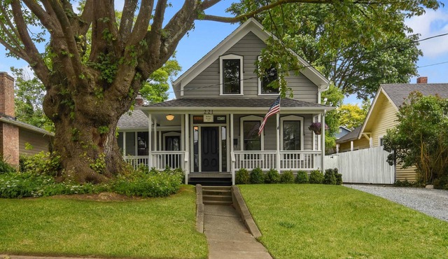 A Historic Snohomish Home [The Walton House-1889]