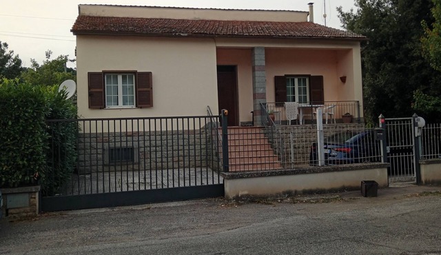 Accommodation Le Rose, just outside the village a few meters from the Basilica of San Famiano