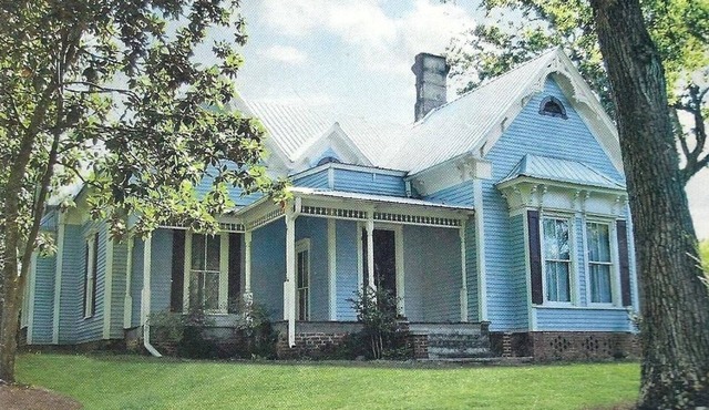 Adair Manor Bed& Breakfast
