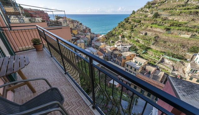 Apartment Gym Suite by Arbaspàa, with sea view balcony in Manarola