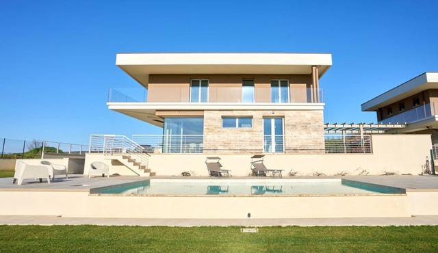 Aureva Tuscany, modern villa with private pool