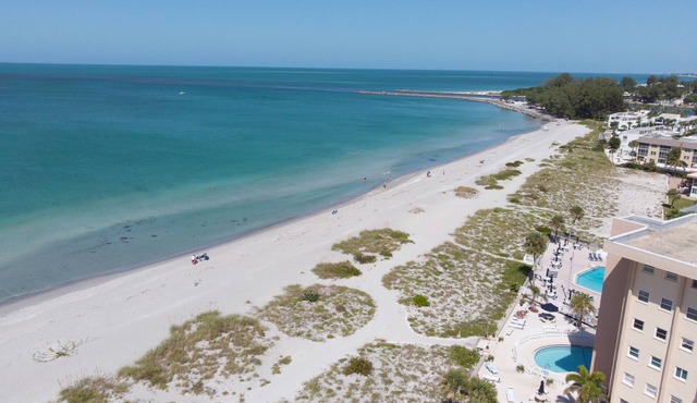 BEACHFRONT BLISS: Your Gulf Coast Oasis