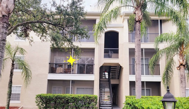 Beautiful and Spacious 2 Bedroom Condo close to Siesta Key Beach in Sarasota.