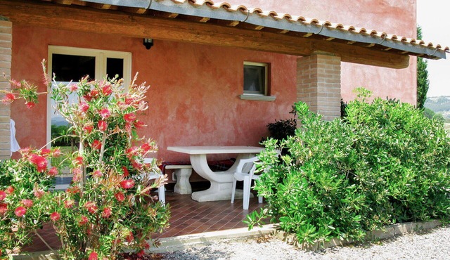Beautiful apartment for 6 guests with WIFI, A/C, pool, TV and terrace
