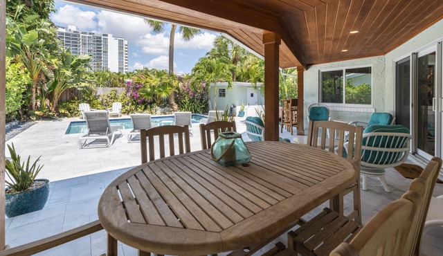 Beautiful Beach Villa - just steps from the beach!