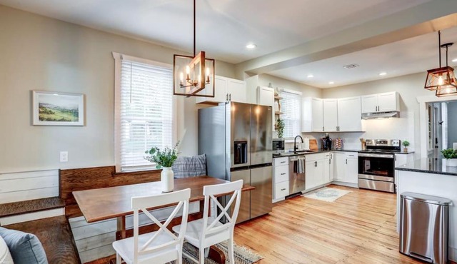 Beautiful Farmhouse close to Lanc Hershey Etown