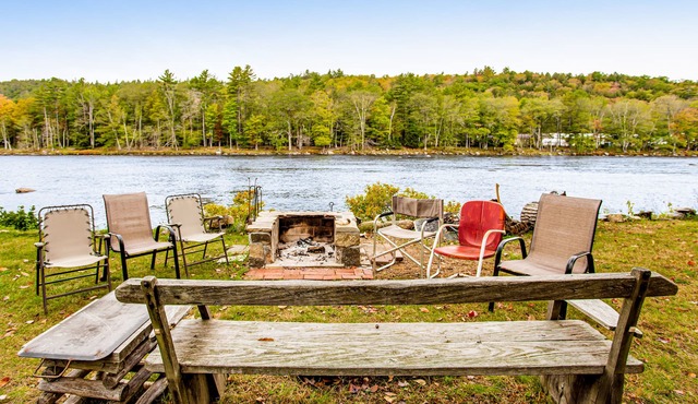 Beautiful waterfront home with hot tub & firepit - right on the river's edge