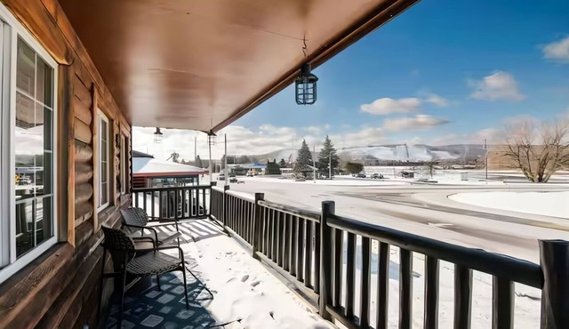 Boyne Mtn Views! 2BR w/Patio & Fire Pit Access