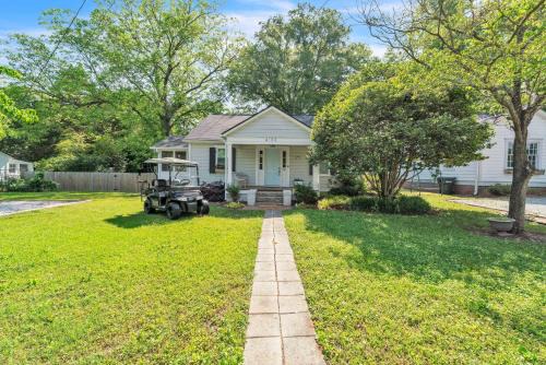 Bungalow off Floyd St in the heart of Covington bungalow