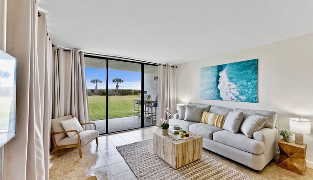 Coastal Paradise Heated Pool & 25 Steps to the Sand
