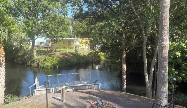 COOL CHAZ Waterfront River 2 bedroom Rental-4Kayaks-1Canoe-2docks-boathouse