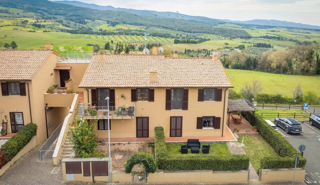 Cosy apartment for 4 guests with WIFI, A/C, TV, terrace, pets allowed and panoramic view