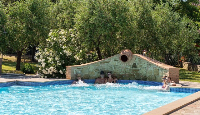 Cosy apartment for 4 people with WIFI, pool, A/C, TV, pets allowed and panoramic view