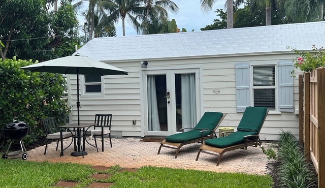 COTTAGE CLOSE TO BEACH AND BRYANT PARK