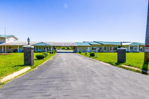 Country Hearth Inn & Suites By OYO Sturgis