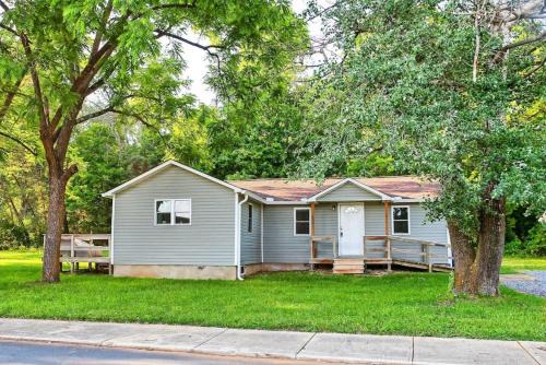 Cozy Country Home with Room for Entire Family